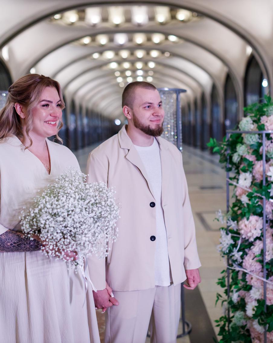 Ликсутов: Церемонии бракосочетания прошли на станции метро "Маяковская" в Красную горку