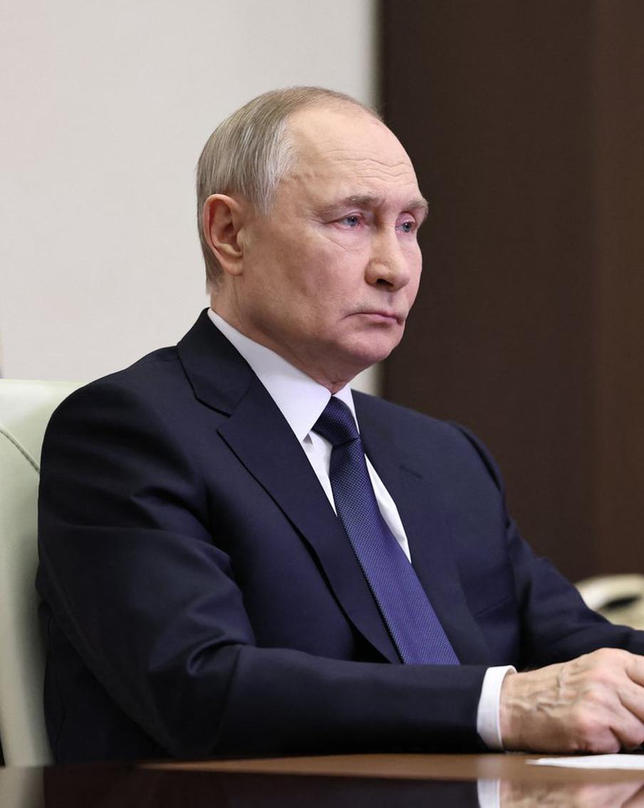 Путин поговорил с Герасимовым тет-а-тет после его доклада
