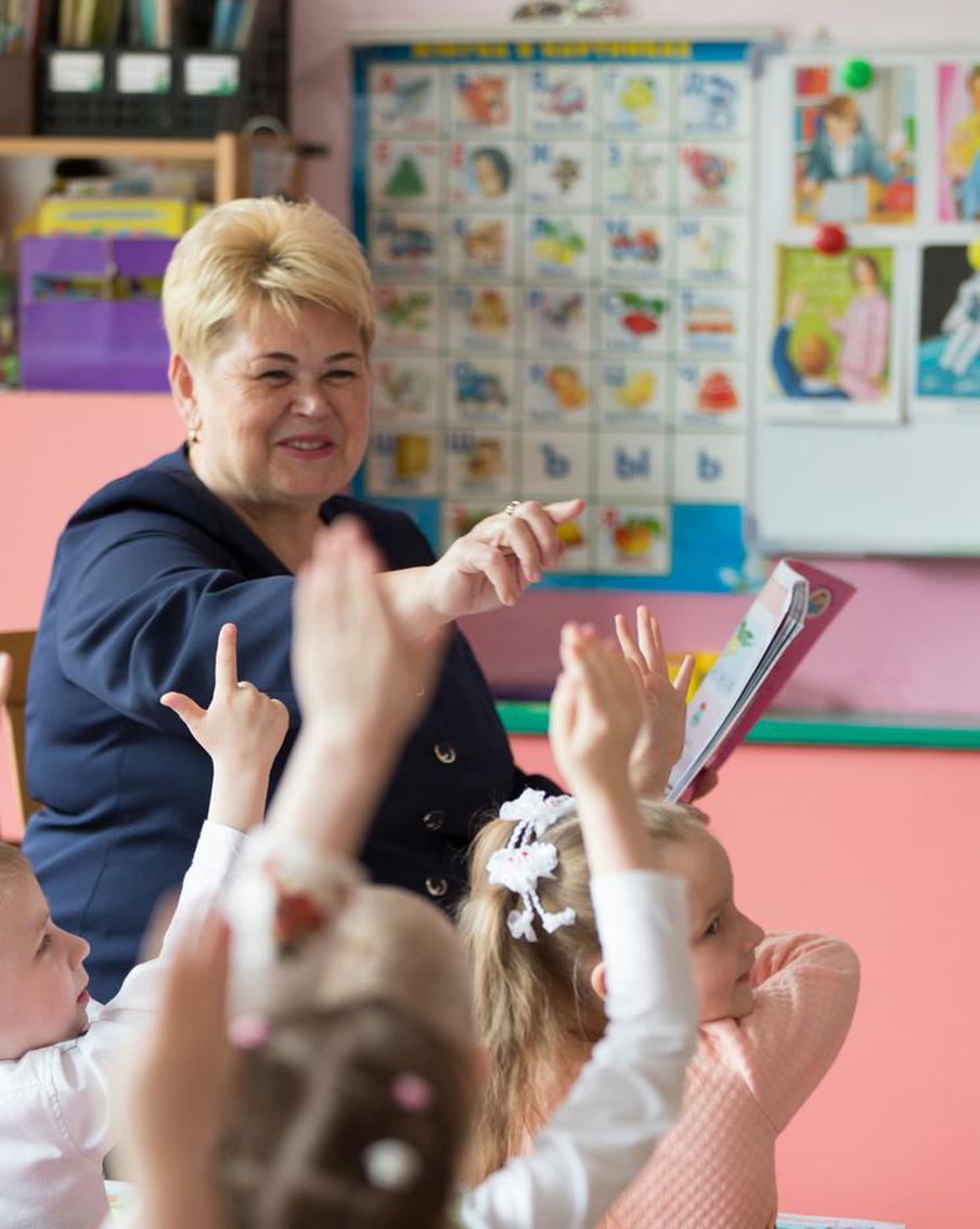 Матвиенко раскритиковала очень низкие зарплаты учителей