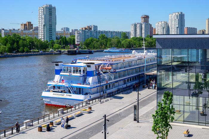 Более 100 тысяч раз посетители Южного речного вокзала воспользовались причалом регулярного электротранспорта