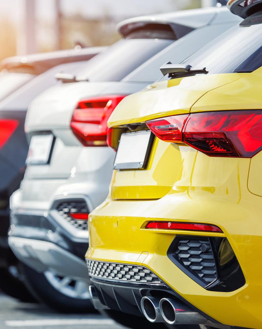 У автодилеров в России скопилось более полумиллиона машин в I квартале 2025 года