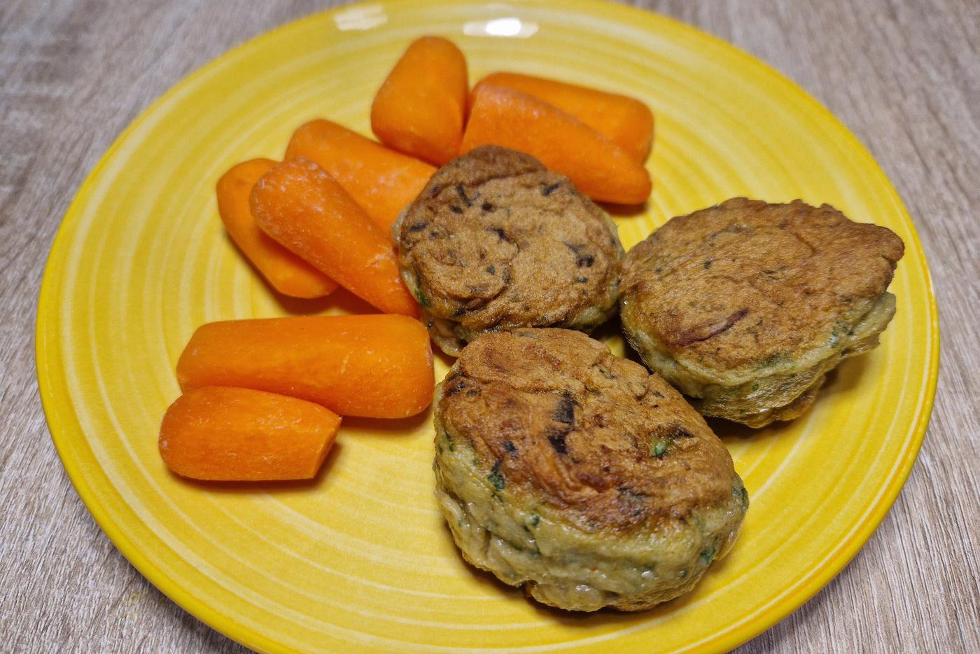 Фрикадельки вышли размером с небольшие котлетки, но вкус это не испортило.