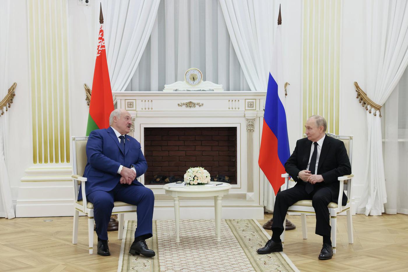 Путин прокомментировал слова Лукашенко о георгиевской ленте