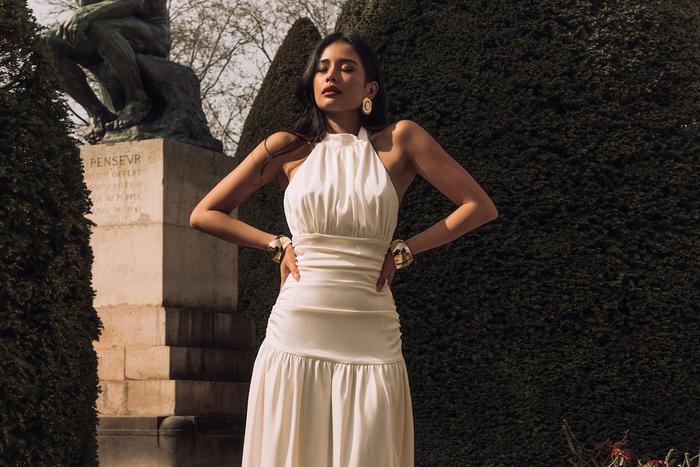 Платья на выпускной 2025: самые модные силуэты и актуальные оттенки