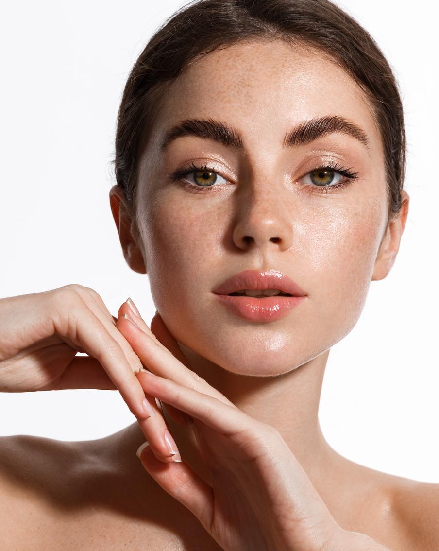 Как избавиться от следов акне: процедуры и уход для восстановления кожи