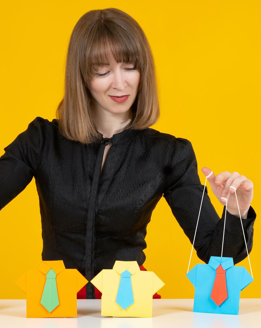 "Ночами не сплю, а вы критикуете!": что делать с манипулятором на работе