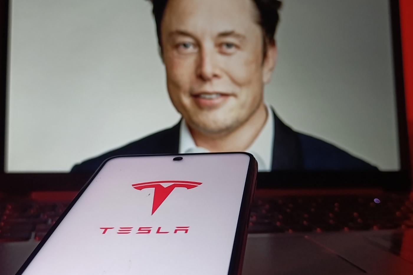 Совет директоров Tesla начал искать замену Маску