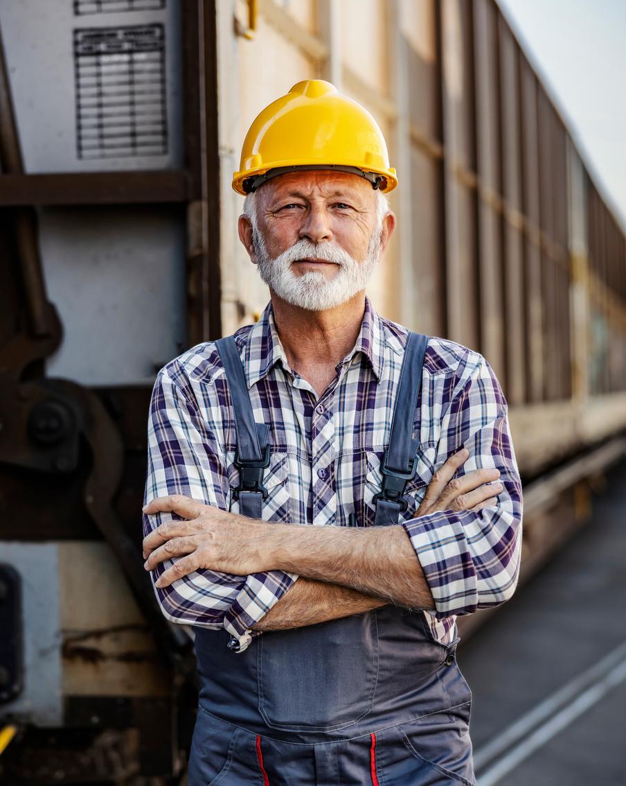 Почему всё больше россиян продолжают работать после выхода на пенсию