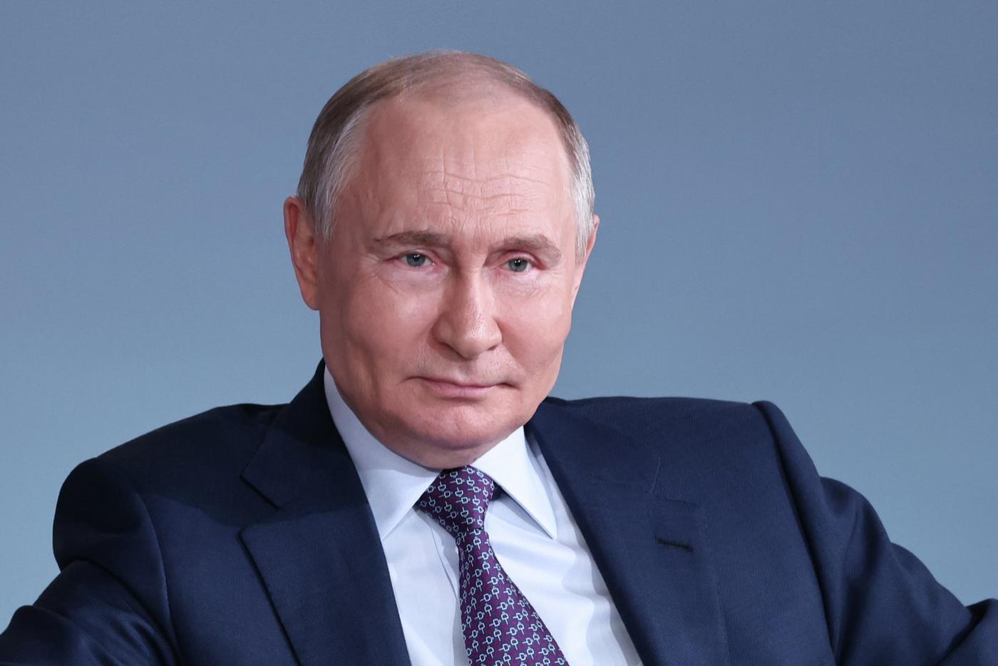 Президент Владимир Путин присвоил звание Героя Труда пятерым россиянам