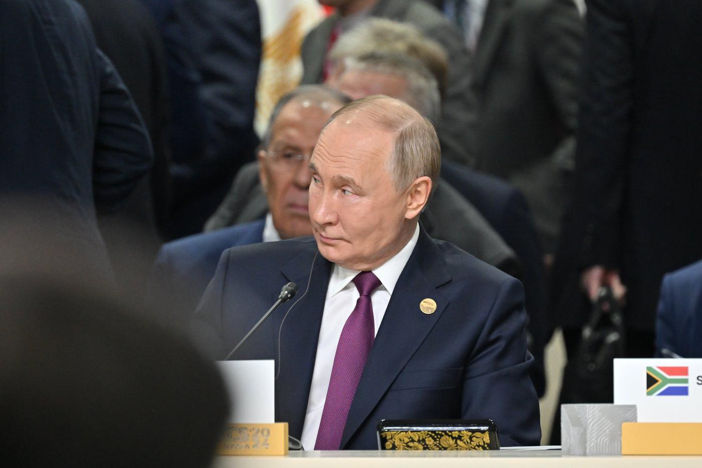 Путин признался, что постоянно борется с желанием "врезать"