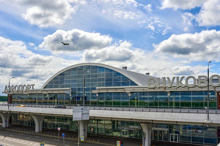 Росавиация ввела запрет на отправку и приём рейсов во Внуково из-за требований безопасности гражданских полётов