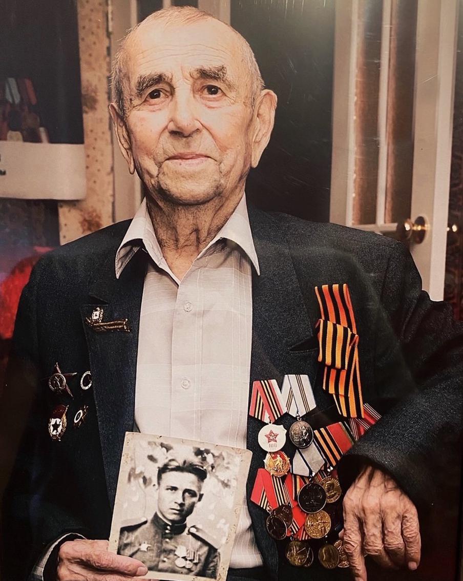 Пётр Кузьмин не любил вспоминать о войне, но всегда в день Победы надевал парадный костюм..