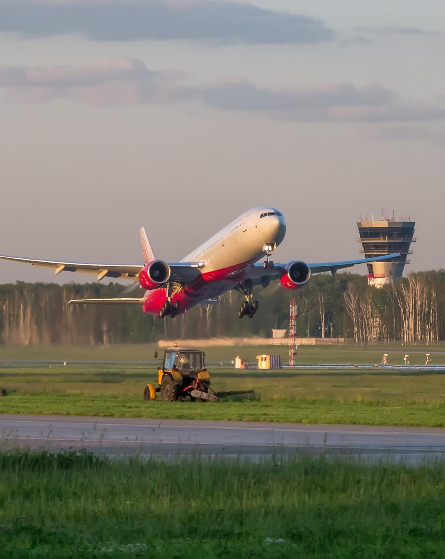 Ограничения на полёты в столичном аэропорту Внуково были оперативно сняты