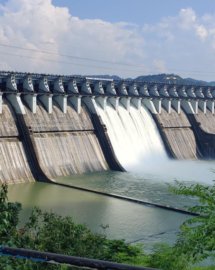 Индийские власти перестали пропускать воду через дамбу в пакистанском приграничье
