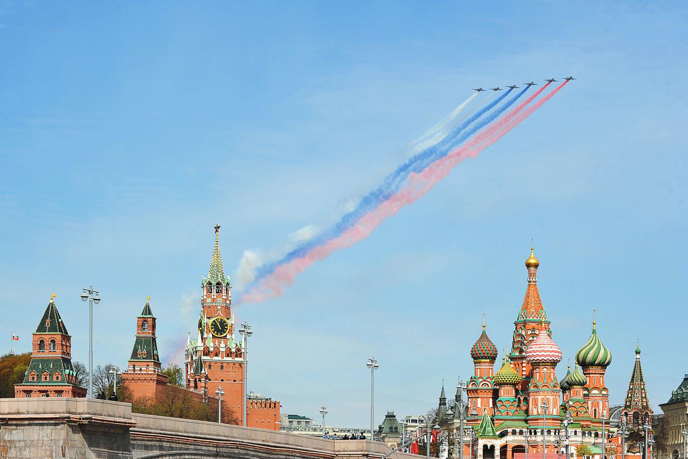 Песков пока не знает, могут ли военные из КНДР принять участие в параде 9 Мая