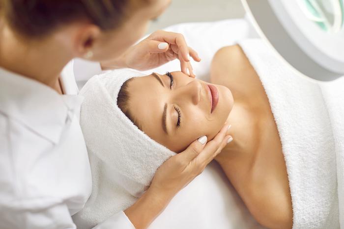 Как помолодеть за 1 сеанс: ботокс, филлеры и аппаратные методики в комплексе