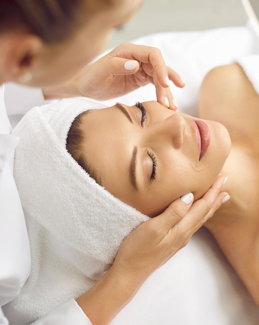 Как помолодеть за 1 сеанс: ботокс, филлеры и аппаратные методики в комплексе