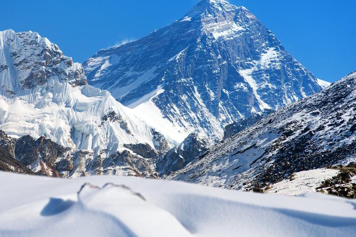 Первые восхождения на Эверест ожидаются 8–10 мая