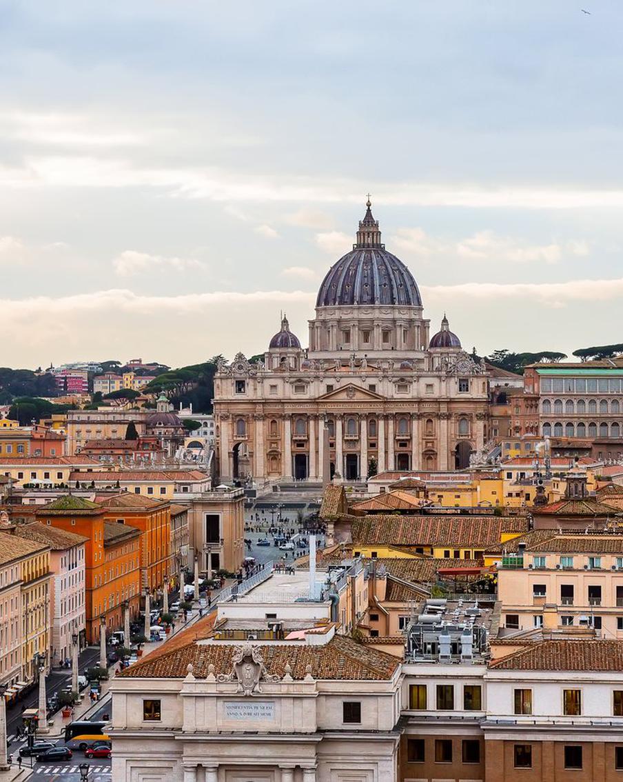 Начался Папский конклав: католические кардиналы выбирают нового понтифика