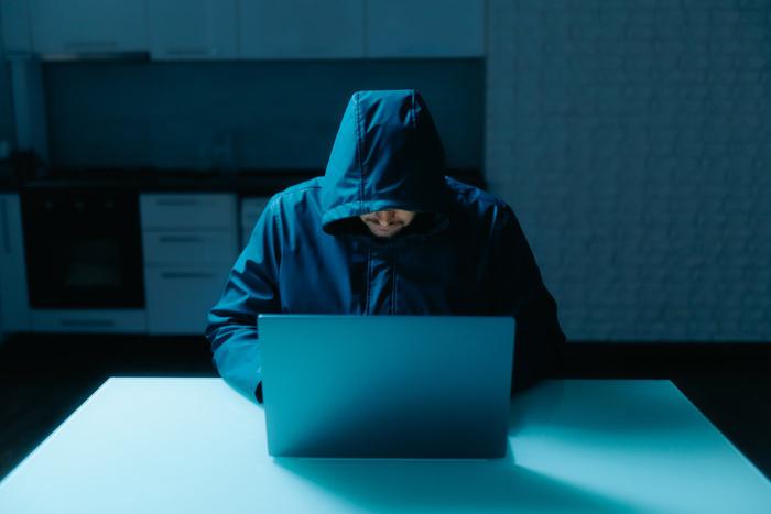 МВД предупредило о мошеннической схеме на площадках объявлений. Злоумышленники обманывают продавцов