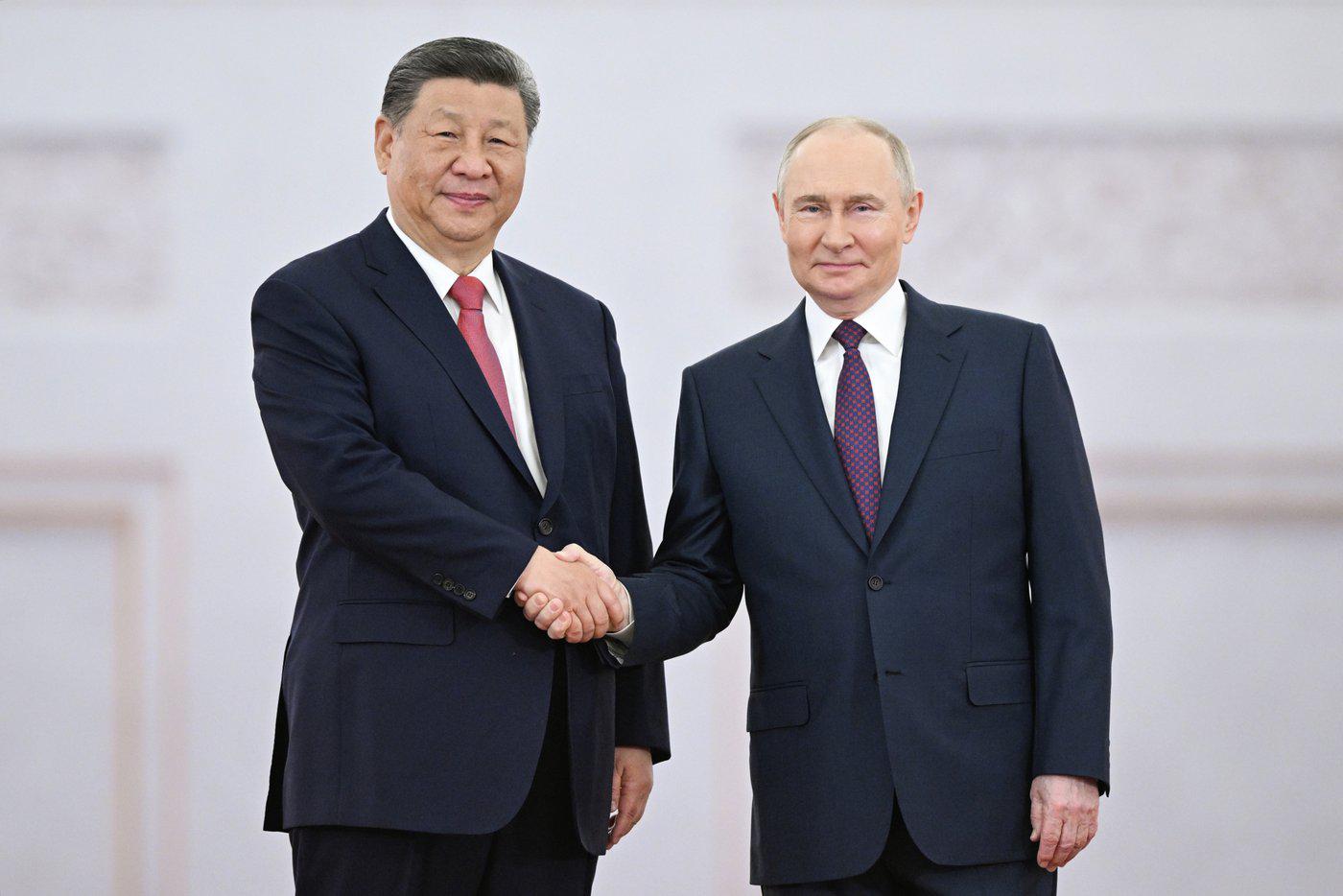 Путин и Си Цзиньпин проводят переговоры в Кремле