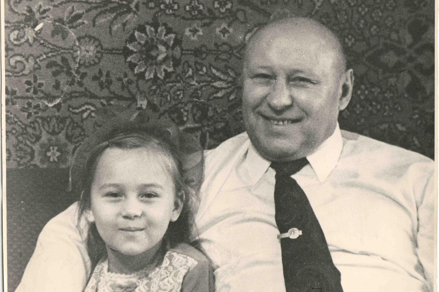 Королёв в 1970 году, со своей младшей дочерью Надей.