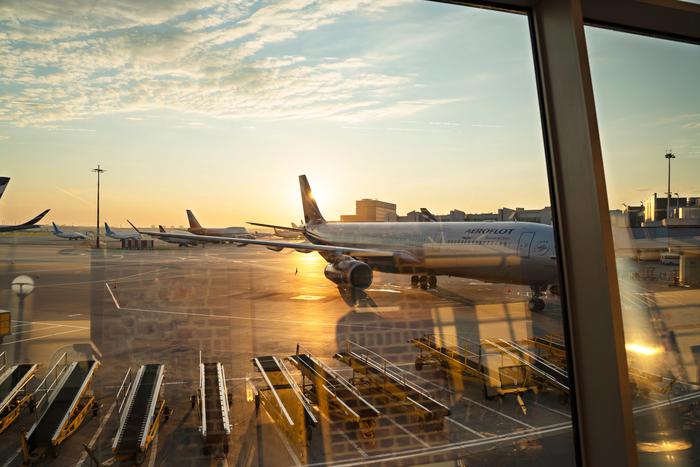 Пассажирское авиасообщение в России пришло в норму после сбоев из-за массовой атаки украинских дронов