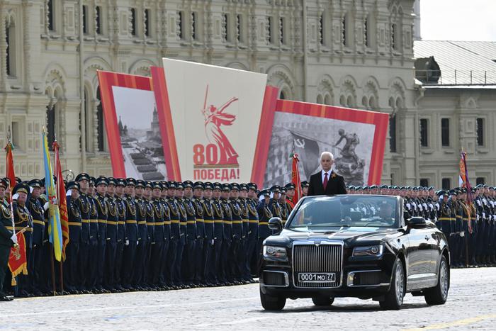 В столице начался юбилейный парад Победы, в котором участвуют более 11,5 тысячи военнослужащих