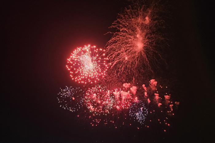 Российские военные организуют в Москве запуск салютов в честь юбилея Победы в Великой Отечественной войне