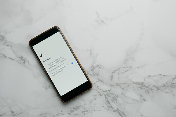 Москвичи и гости столицы пожаловались на перебои со связью в период проведения в центре Москвы парада Победы