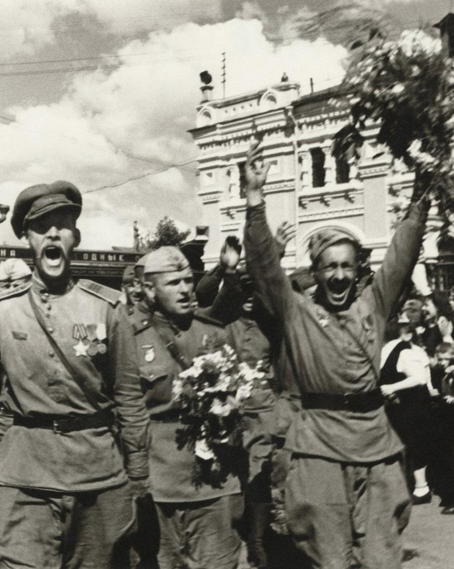 Они воевали и гибли, как все солдаты: в МАММ показывают неизвестные кадры летописцев Победы