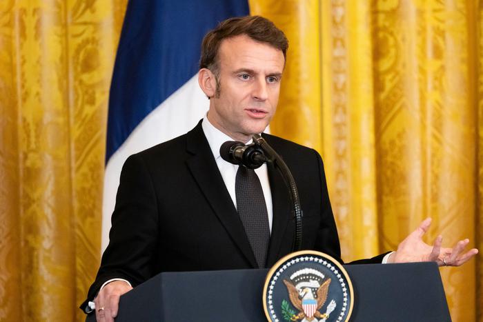Макрон счел недостаточным предложение Путина о переговорах с Украиной