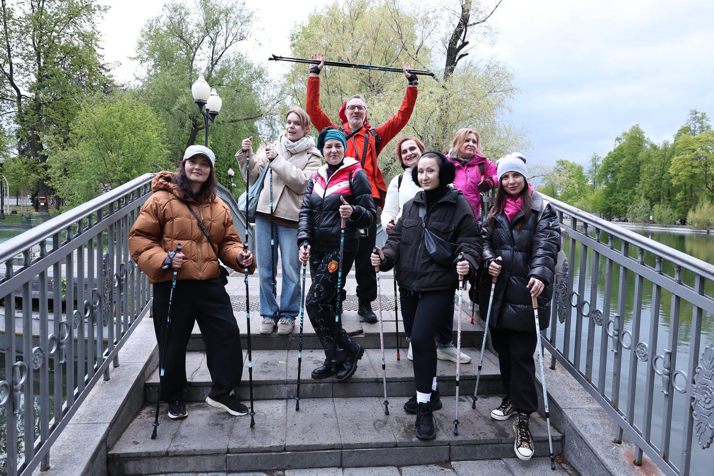 Ещё одну фотоостановку мы провели на живописном мостике.