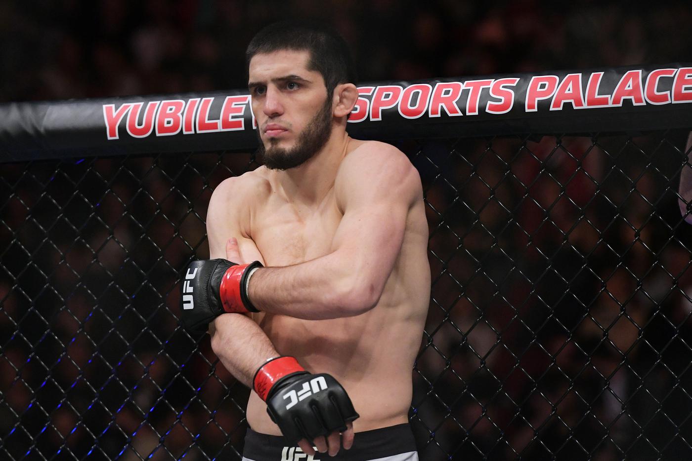 Бывший боец UFC оценил шансы Ислама Махачева завоевать второй чемпионский пояс