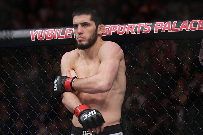 Ислам Махачев идёт за вторым чемпионским поясом UFC