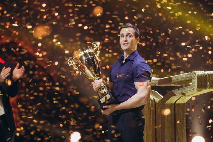 Учитель физкультуры обошёл олимпийских чемпионов на шоу "Титаны 2" и выиграл 10 миллионов рублей