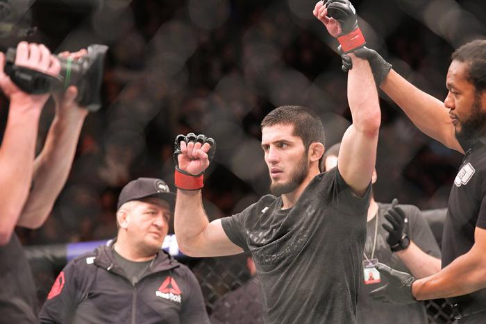 Махачев ушёл из легкого веса UFC и поднимется в полусредний