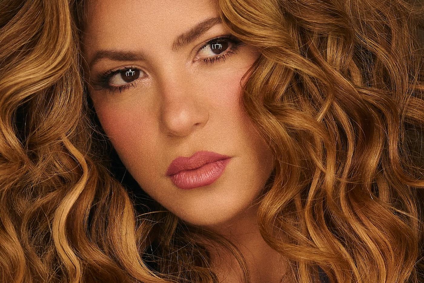 Шакира запускает собственный бренд ухода за волосами: что происходило в мире моды и красоты на этой неделе