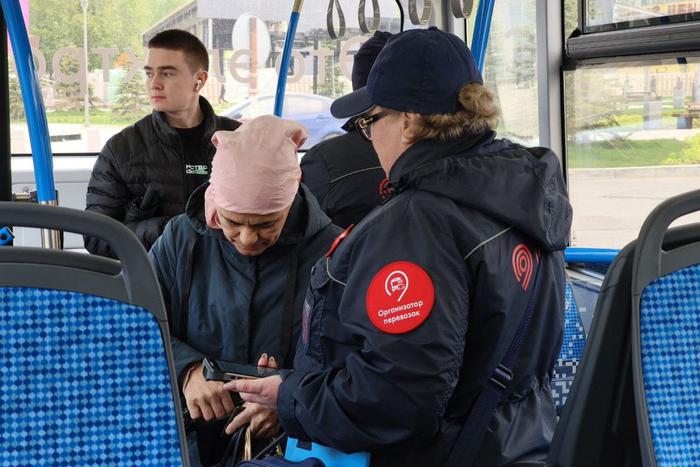 У станции метро "Бибирево" выявили безбилетников и нарушителей-мигрантов