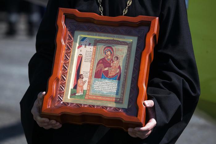 Православные верующие в Москве отмечают День иконы Божией Матери "Нечаянная радость"