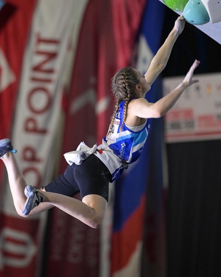 На какие виды спорта сходить в Москве: панкратион, скалолазание и гандбол