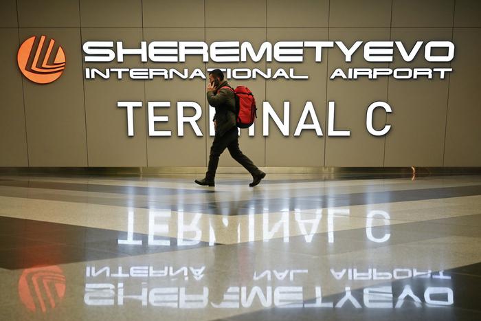 В Шереметьево пресекли контрабанду золотых часов