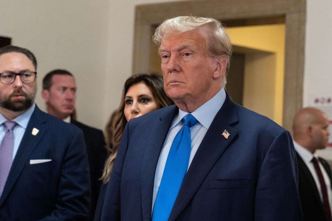 Президент США Дональд Трамп анонсировал проведение переговоров с Владимиром Путиным