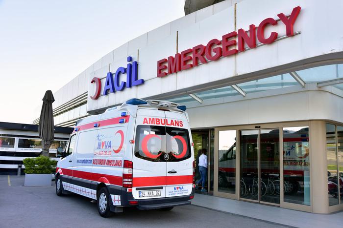 Российский турист с травмой шейного позвонка продолжит лечение в России после возвращения из Турции