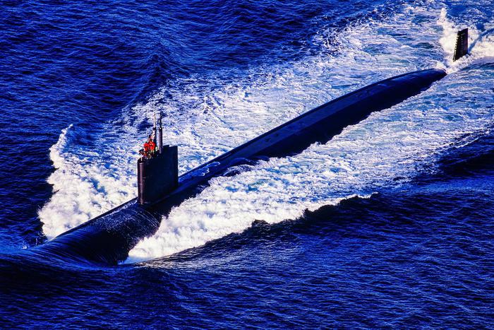 Британское правительство рассматривает возможность профинансировать модернизацию флота при атомных подлодках страны