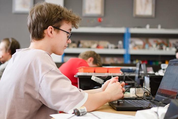 Собянин: Ученики столичных школ завоевали более 4,7 тысячи дипломов на московской олимпиаде школьников