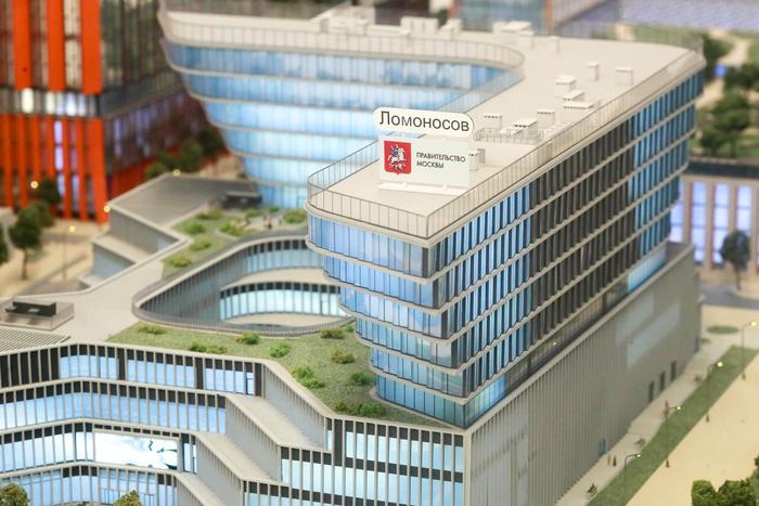 Михаил Мишустин и Сергей Собянин посетили инновационный кластер "Ломоносов"