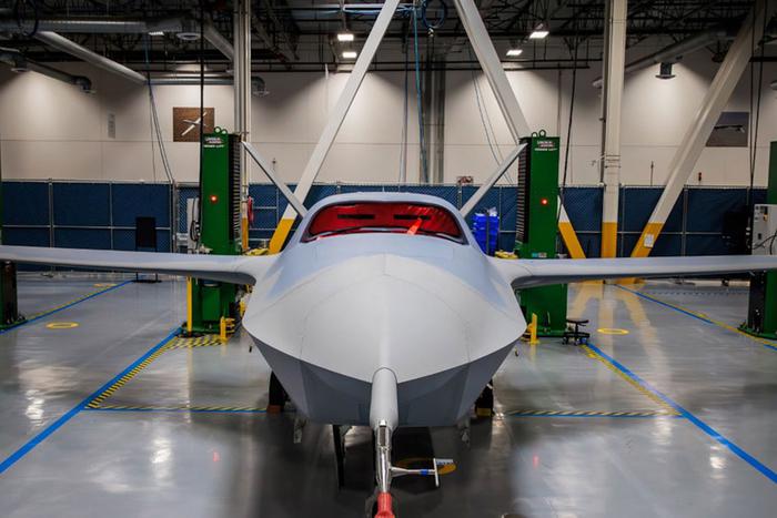 "Угроза для наших самолётов": США показали боевой беспилотный истребитель