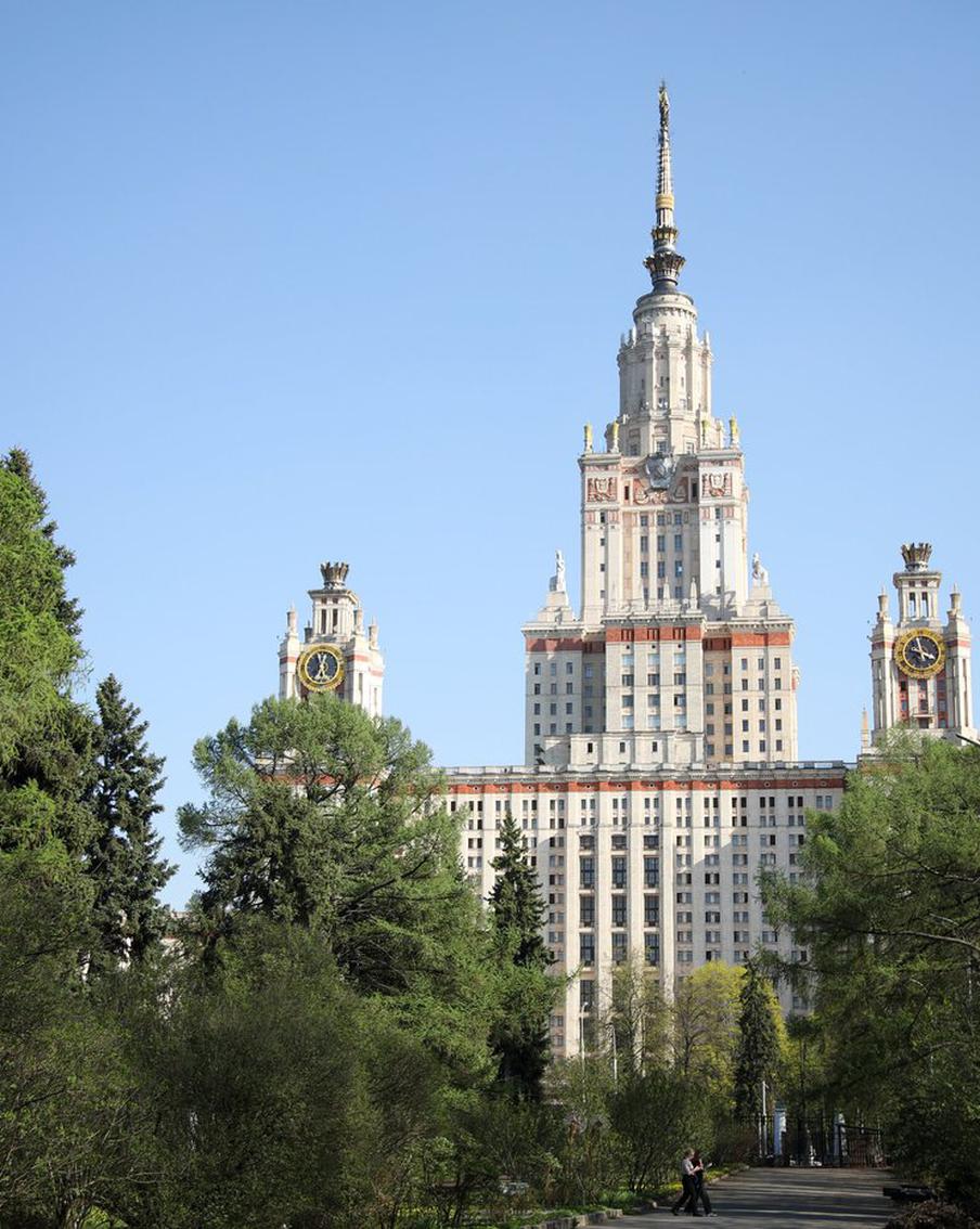 Что происходит в МГУ, где тысячи студентов перешли на дистанционку из-за кори