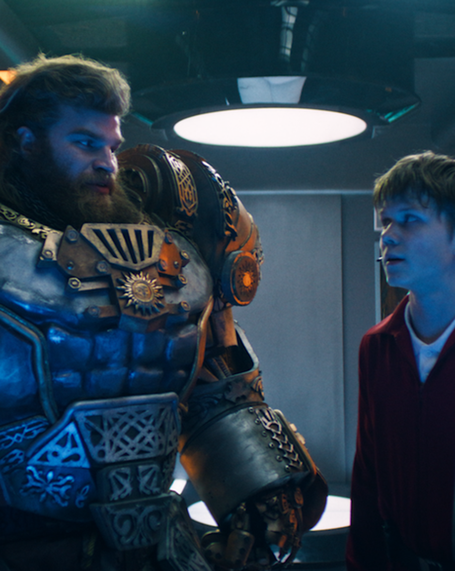 В кинопрокат выходит фэнтези "Соловей против Муромца". В наши дни героям русских сказок приходится сражаться с использованием высоких технологий